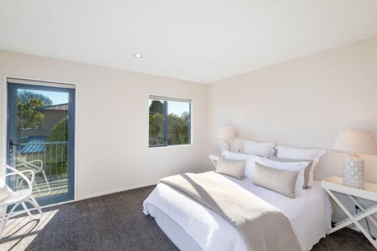 Photo of property in 16 Dee Street, St Albans, Christchurch, 8014