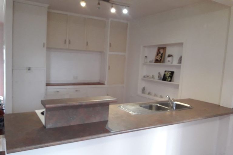 Photo of property in 24 Freyberg Avenue, Papatoetoe, Auckland, 2104