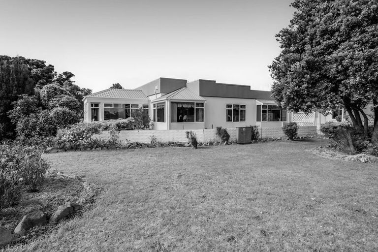 Photo of property in 74 South Road, Manaia, 4612