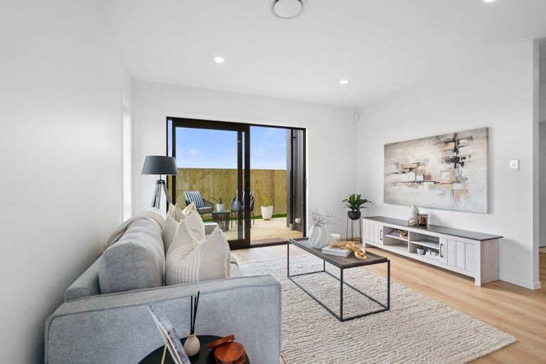 Photo of property in 12 Bourke Drive, Cambridge, 3434