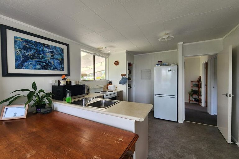 Photo of property in 71 Mcfarlane Street, Oakura, 4314