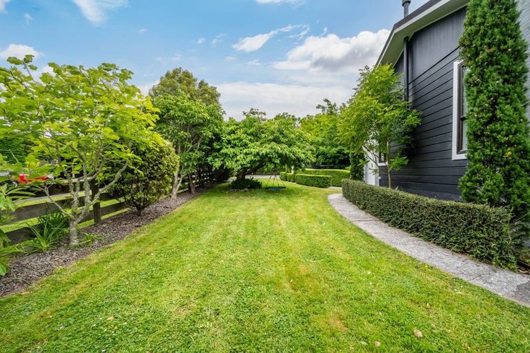 Photo of property in 77 Joseph Banks Drive, Whitby, Porirua, 5024