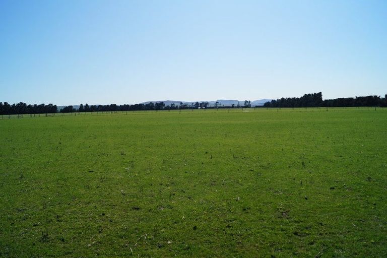 Photo of property in 26f Enderby Drive, Te Atatu Peninsula, Auckland, 0610