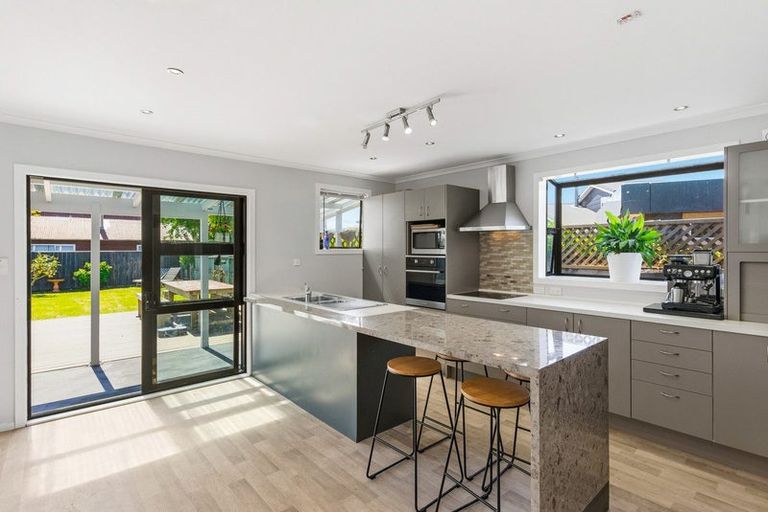 Photo of property in 13 Bahama Crescent, Paraparaumu Beach, Paraparaumu, 5032