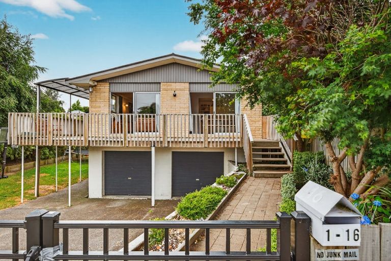 Photo of property in 16 Sunset Street, Hilltop, Taupo, 3330
