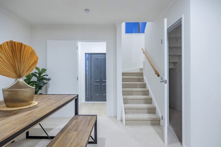 Photo of property in 1/4 Charlenne Close, Ranui, Auckland, 0612