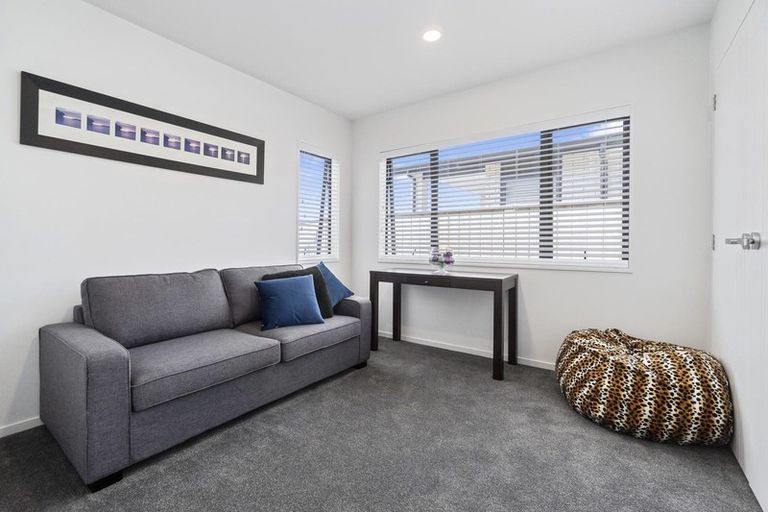 Photo of property in 6 Dida Park Drive, Kumeu, 0810