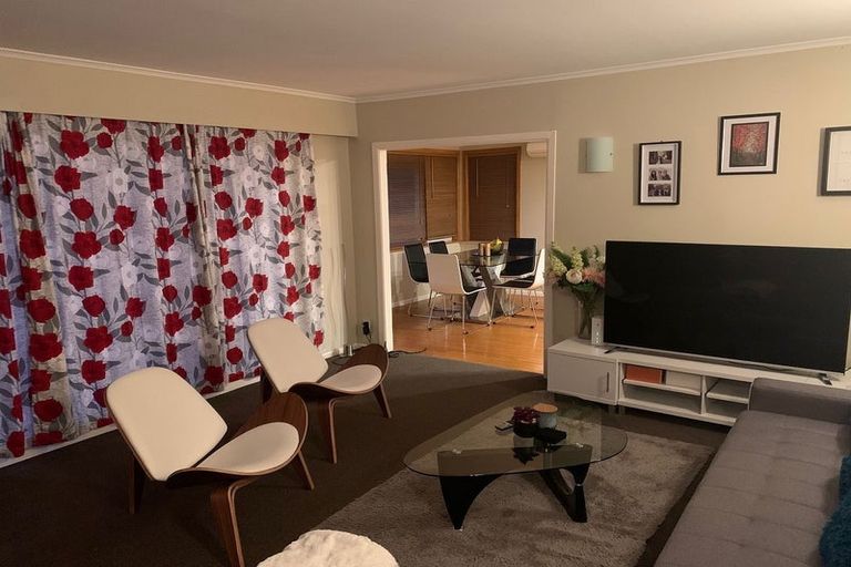 Photo of property in 165 Newlands Road, Newlands, Wellington, 6037