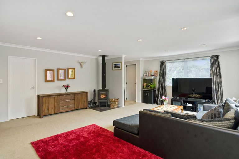Photo of property in 2 Puriri Road, Pukekohe, 2120