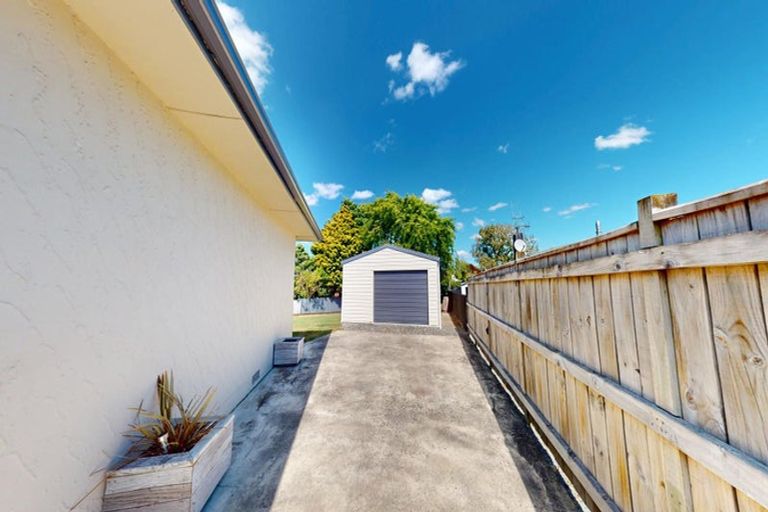 Photo of property in 11 Lewis Place, Highbury, Palmerston North, 4412