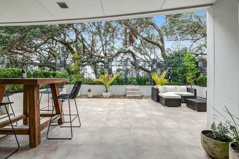 Photo of property in 1/7 The Promenade, Takapuna, Auckland, 0622