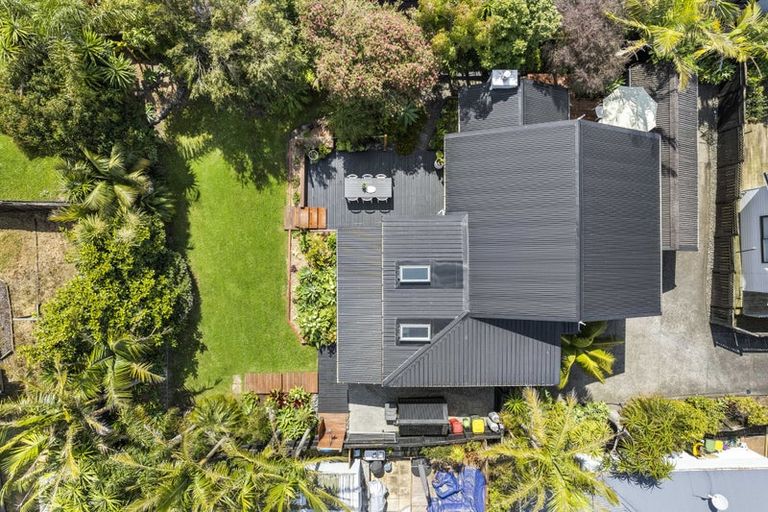 Photo of property in 1/27 Kiteroa Terrace, Rothesay Bay, Auckland, 0630
