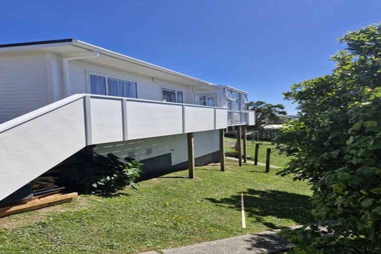 Photo of property in 64a Baylands Drive, Newlands, Wellington, 6037