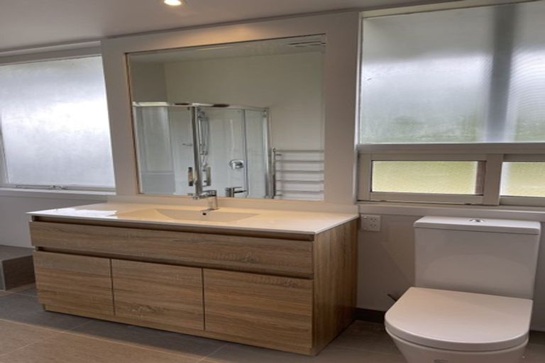 Photo of property in 71 Tiroroa Avenue, Te Atatu South, Auckland, 0610