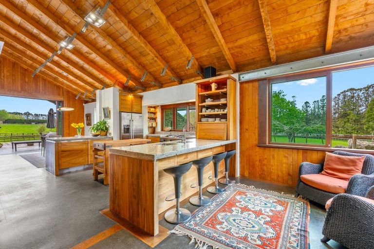Photo of property in 42 Dysart Lane, Kumeu, 0891