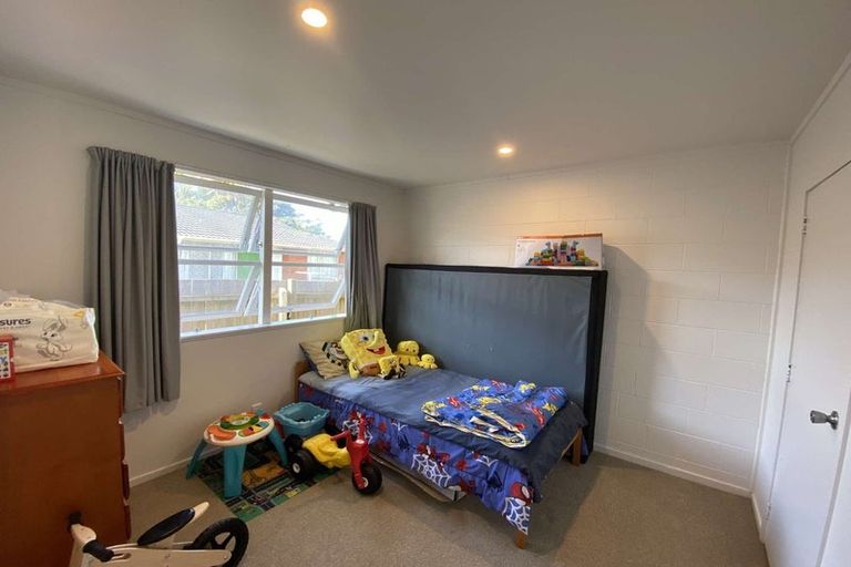 Photo of property in 2/74 Portage Road, New Lynn, Auckland, 0600