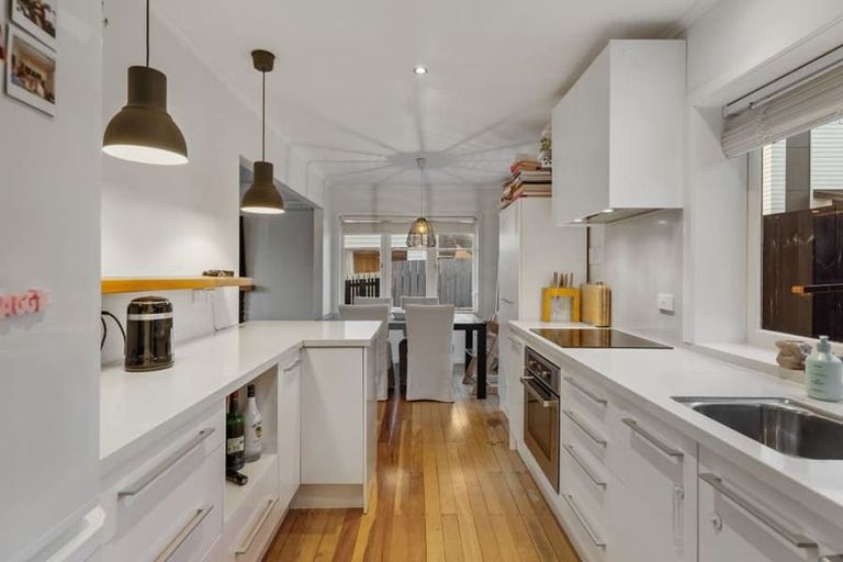 Photo of property in 69 Kervil Avenue, Te Atatu Peninsula, Auckland, 0610