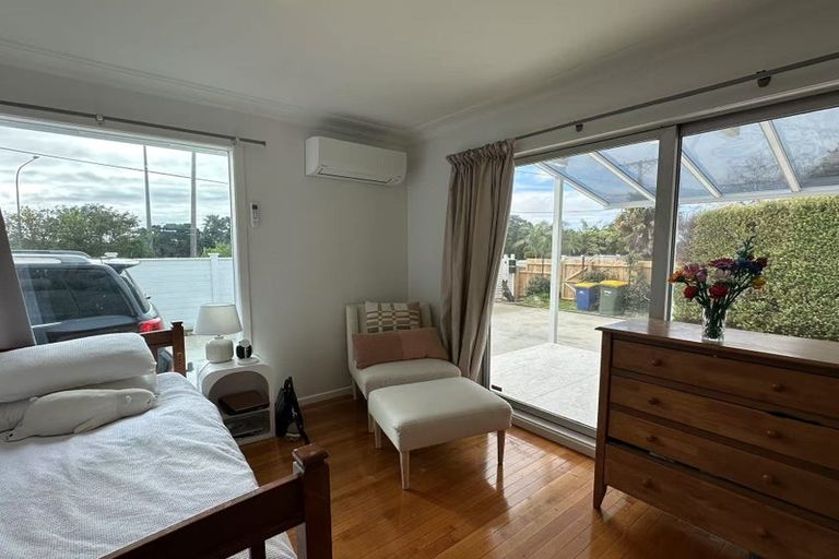 Photo of property in 26 Waimana Avenue, Northcote Point, Auckland, 0627