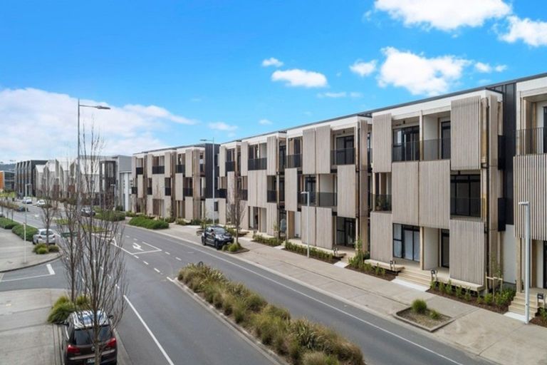 Photo of property in 1/165 Hobsonville Point Road, Hobsonville, Auckland, 0616