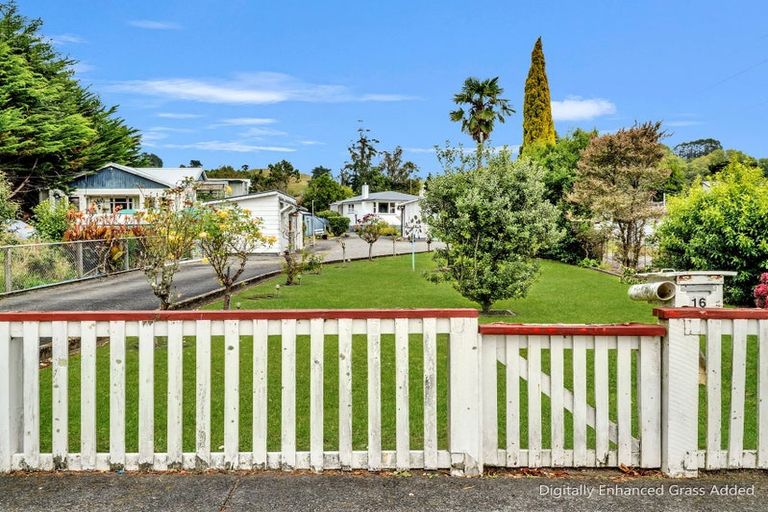 Photo of property in 16 Milne Street, Hunterville, 4730