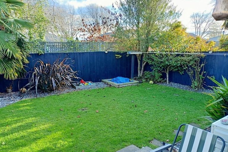 Photo of property in 3/2 Coles Place, St Albans, Christchurch, 8014