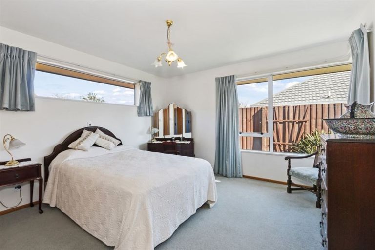 Photo of property in 64 Apsley Drive, Avonhead, Christchurch, 8042
