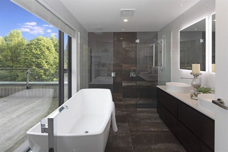 Photo of property in 7 Wood Lane, Fendalton, Christchurch, 8014