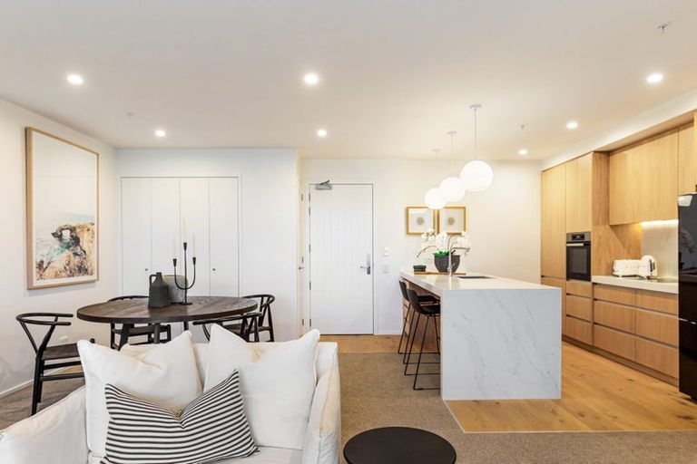 Photo of property in 129 Hibiscus Drive, Orewa, 0931