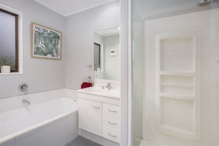 Photo of property in 5 Garboard Lane, Whitby, Porirua, 5024