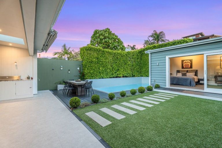 Photo of property in 9 Shoal Bay Road, Devonport, Auckland, 0624