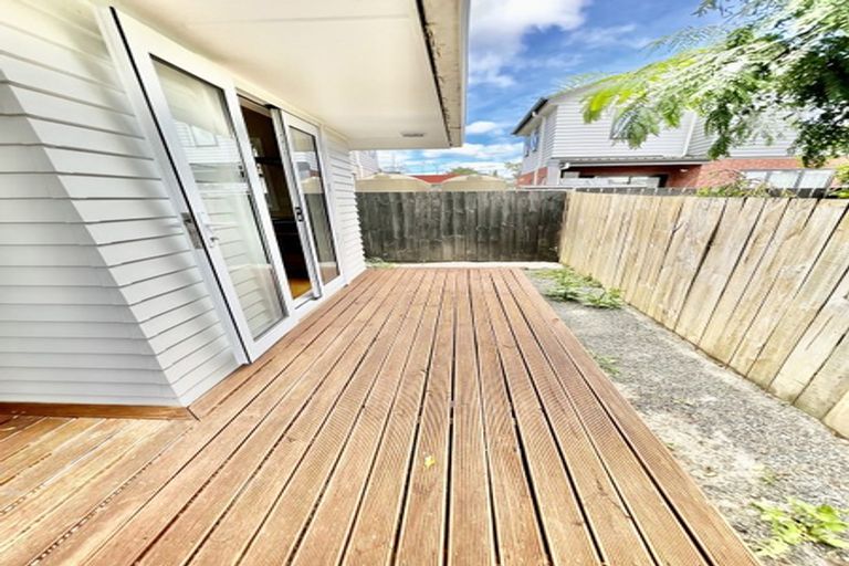 Photo of property in 8 Border Road, Henderson, Auckland, 0612