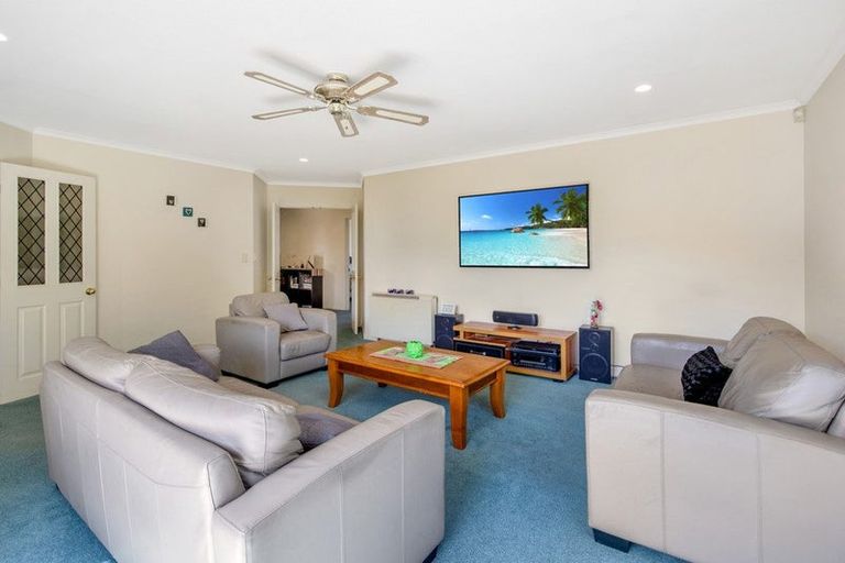 Photo of property in 16 Durrell Way, Rolleston, 7614