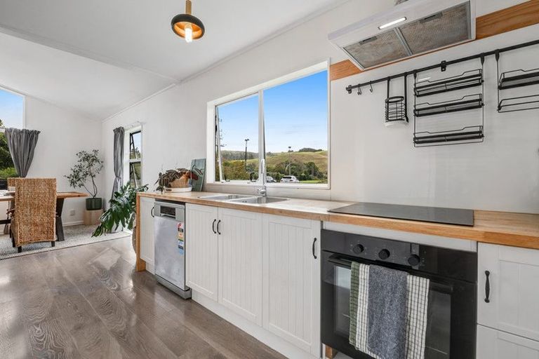 Photo of property in 129 Awaroa Road, Helensville, 0800