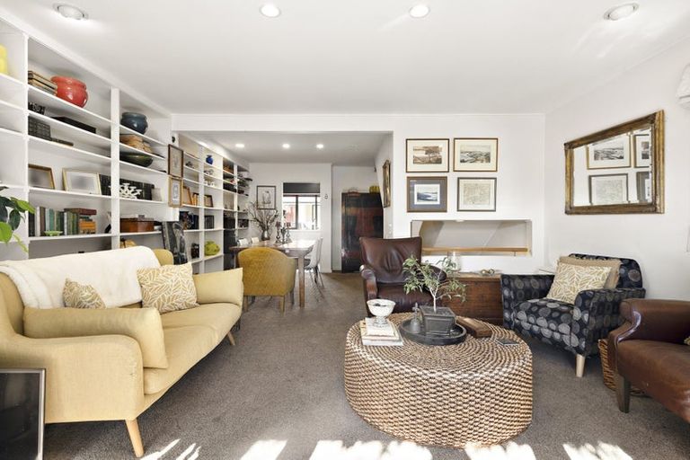 Photo of property in 14u8 Harriett Street, Thorndon, Wellington, 6011