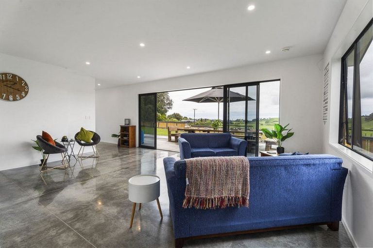 Photo of property in 130 Hurworth Road, Hurworth, New Plymouth, 4371