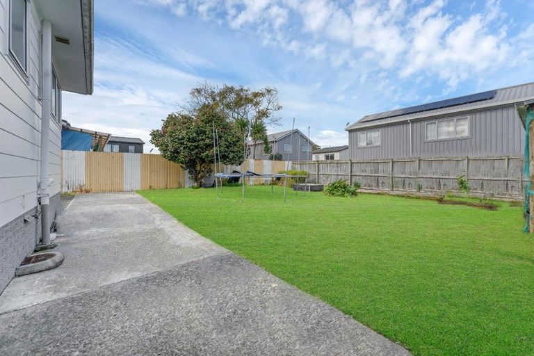 Photo of property in 14 Bedlington Avenue, Manurewa, Auckland, 2102