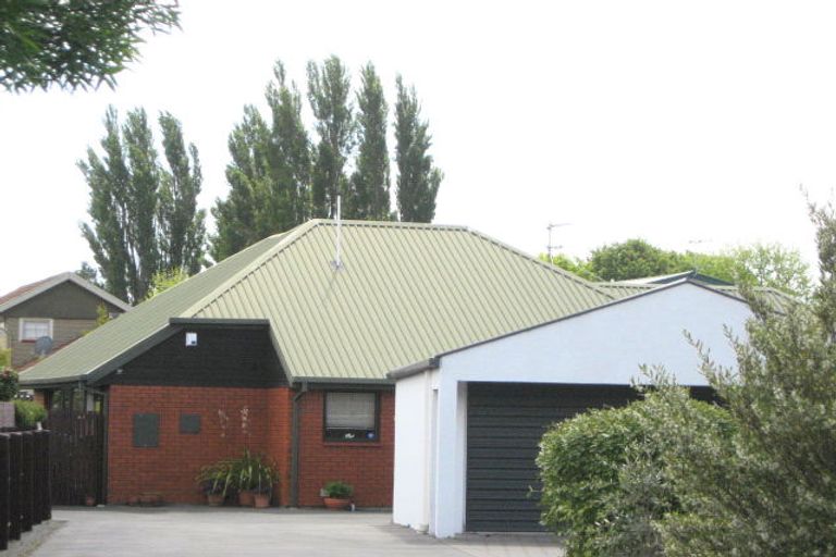 Photo of property in 16a Regency Crescent, Redwood, Christchurch, 8051