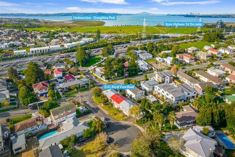 Photo of property in 2/61 Royal View Road, Te Atatu South, Auckland, 0610