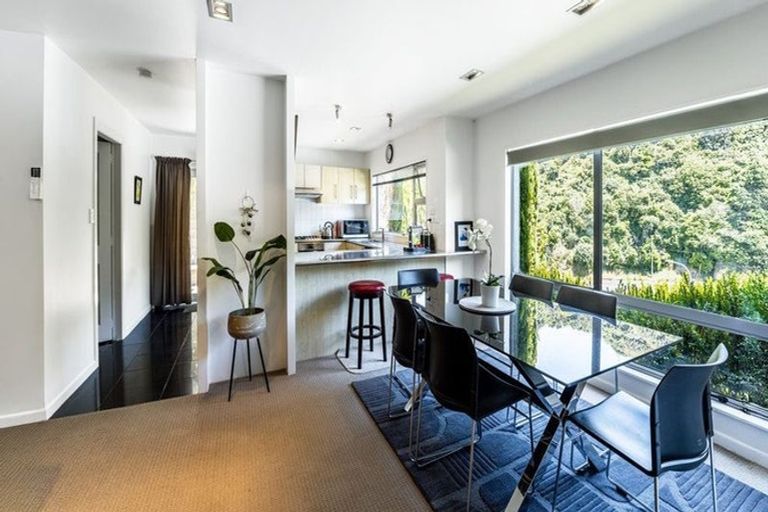 Photo of property in 17u2 Blackbridge Road, Wadestown, Wellington, 6012