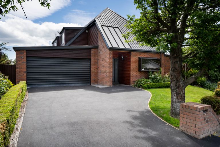 Photo of property in 51 Westgrove Avenue, Avonhead, Christchurch, 8042
