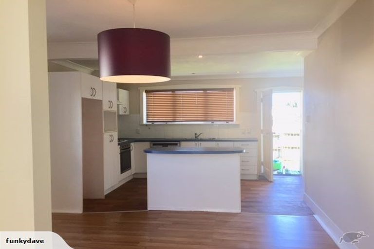 Photo of property in 44 Rimu Street, New Lynn, Auckland, 0600