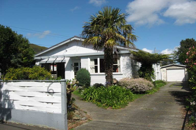 Photo of property in 6 Saint Ronans Avenue, Waterloo, Lower Hutt, 5011