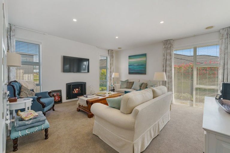Photo of property in 13 Tuhua Close, Wharewaka, Taupo, 3330