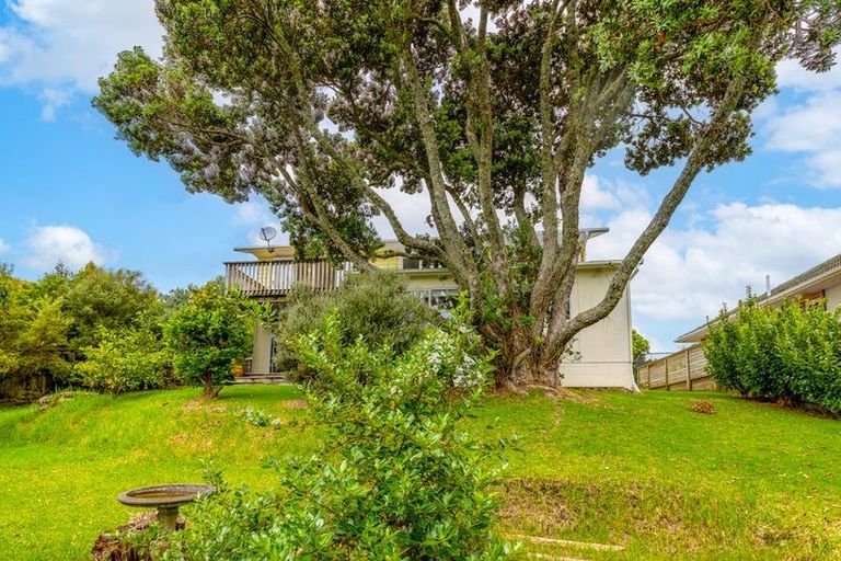 Photo of property in 40 Gill Avenue, Te Atatu Peninsula, Auckland, 0610