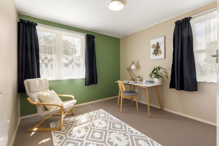 Photo of property in 11 Pelorous Street, Paparangi, Wellington, 6037
