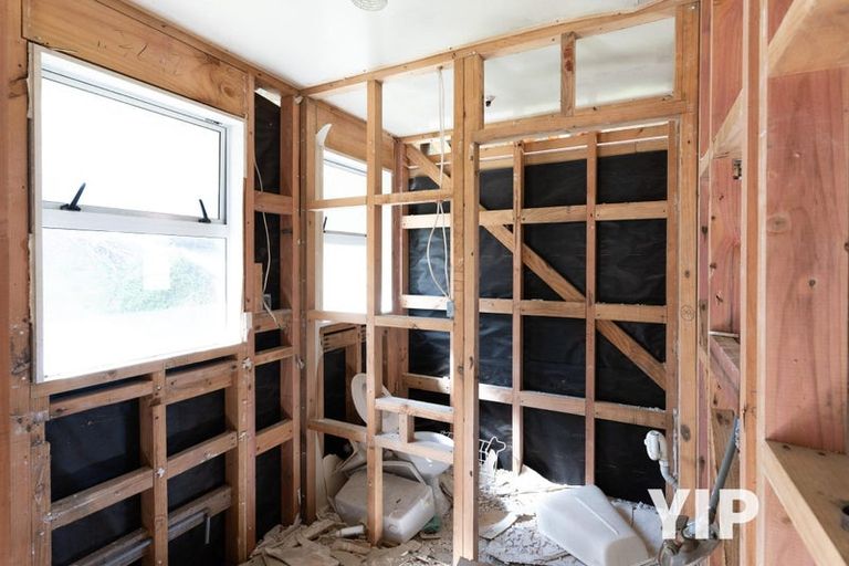 Photo of property in 114a Newlands Road, Newlands, Wellington, 6037