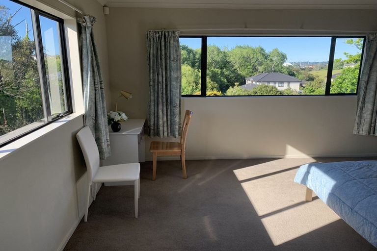 Photo of property in 11 Catlins Place, Fairview Heights, Auckland, 0632