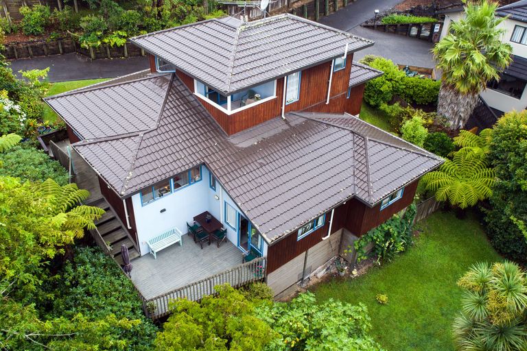 Photo of property in 35 Chamari Close, Titirangi, Auckland, 0604