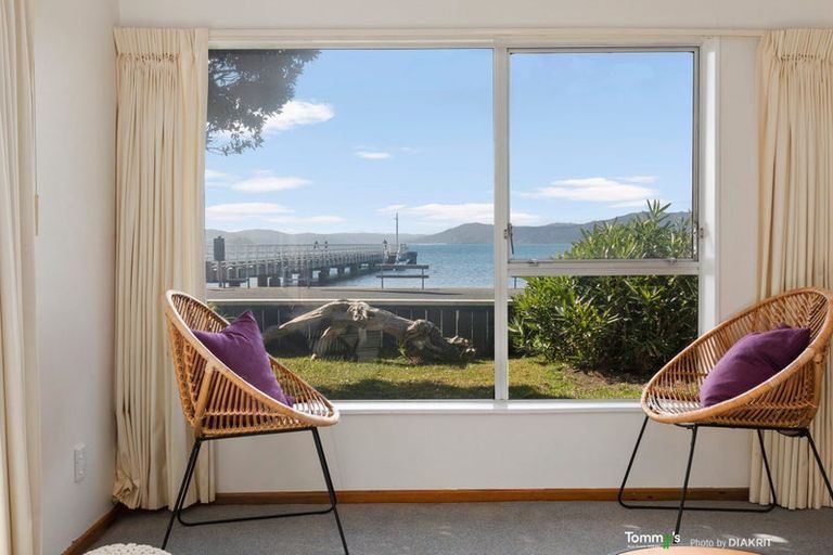 Photo of property in 73 Marine Parade, Seatoun, Wellington, 6022