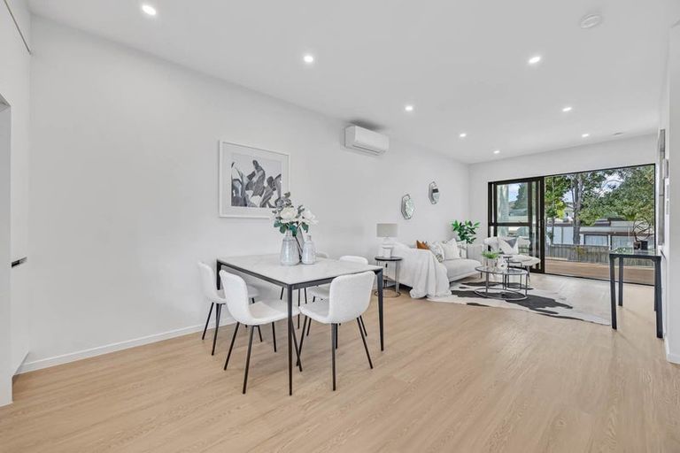 Photo of property in 252 Pakuranga Road, Pakuranga Heights, Auckland, 2010